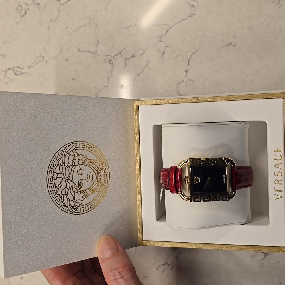 VERSACE LADIES WATCH - Picture 3 of 3